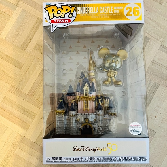 Funko Pop - Walt Disney 50th Anniversary - Cinderella Castle and Gold Mickey - Picture 1 of 2